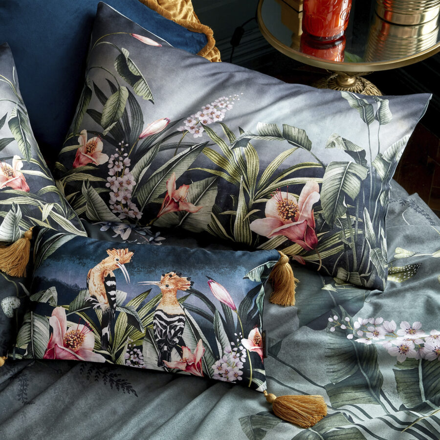 hoopoe cushion on gardens of Petra bed set